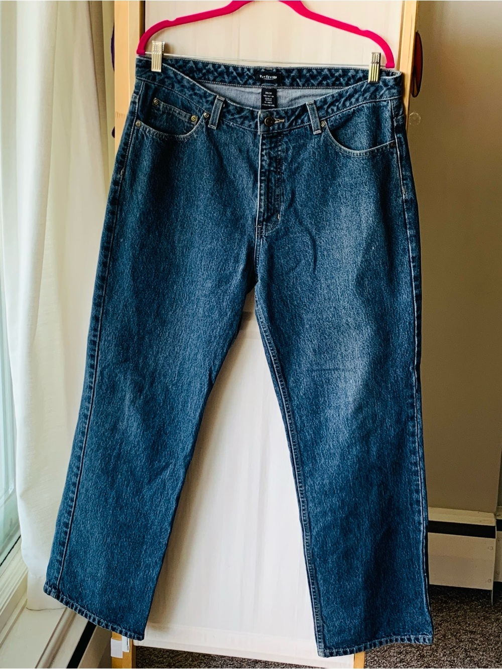 Van Heusen Women’s Straight Legged Medium Wash Hi-Rise Jeans